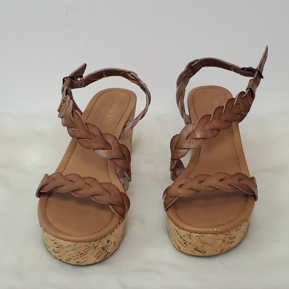 Coach and Four cork sandals brown strap leather strips women size 9M
